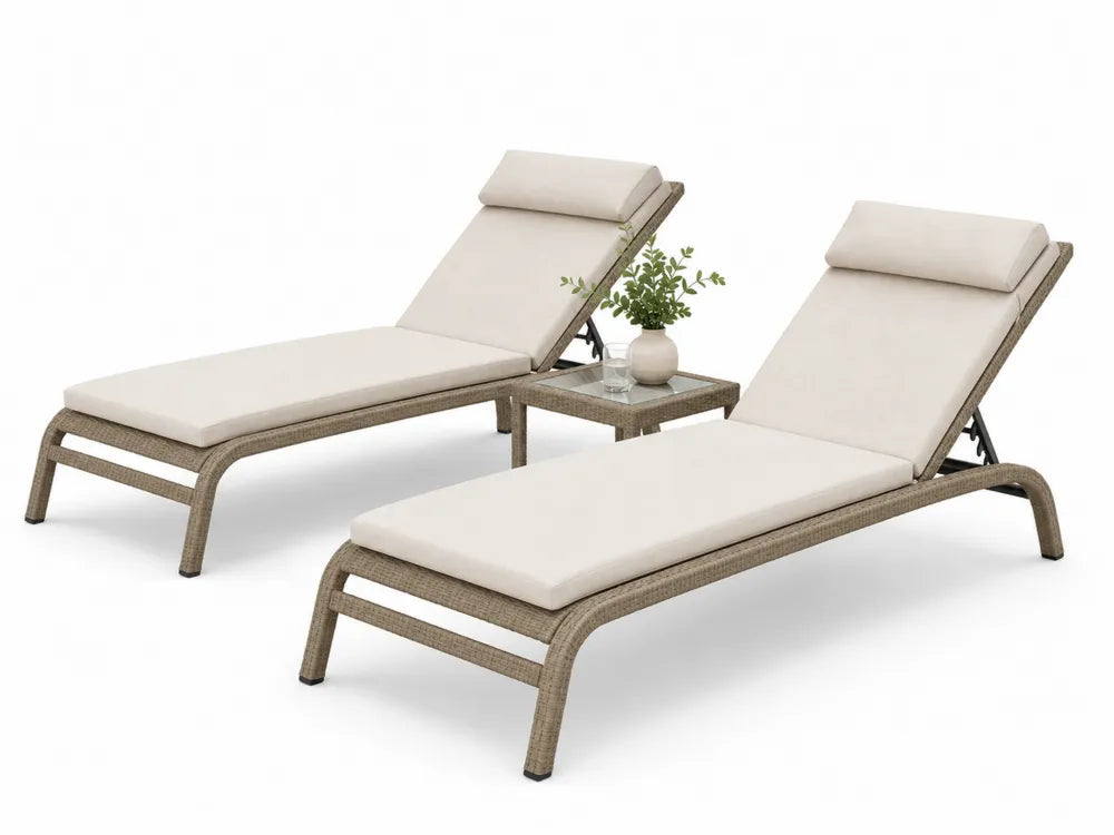 Ensemble de transats en résine tressée avec table d'appoint beige